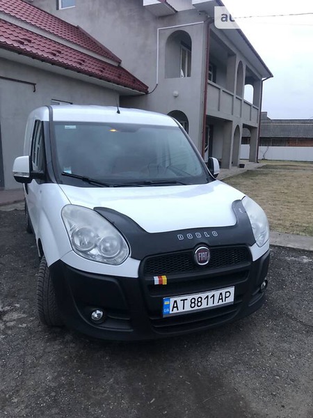 Fiat Doblo 2012  випуску Івано-Франківськ з двигуном 1.6 л дизель пікап механіка за 6600 долл. 