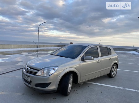 Opel Astra 2008  випуску Одеса з двигуном 1.6 л бензин хэтчбек  за 4850 долл. 