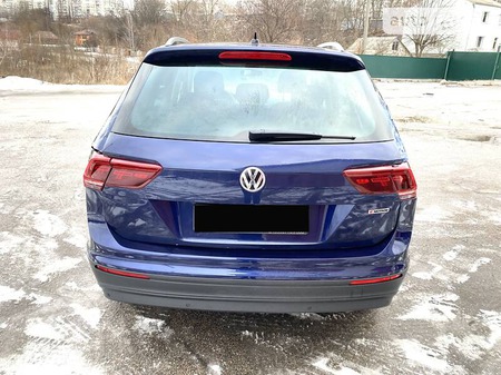 Volkswagen Tiguan 2020  випуску Київ з двигуном 2 л бензин позашляховик автомат за 27000 долл. 