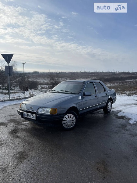 Ford Sierra 1988  випуску Кропивницький з двигуном 2 л  седан механіка за 1900 долл. 