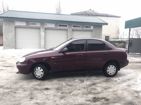 Daewoo Lanos 2009  випуску Хмельницький з двигуном 1.5 л бензин седан механіка за 2450 долл. 