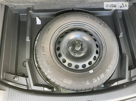 Volkswagen Touran 2010  випуску Тернопіль з двигуном 1.9 л дизель універсал механіка за 8200 долл. 