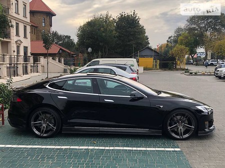 Tesla S 2017  випуску Одеса з двигуном 0 л електро хэтчбек  за 37000 долл. 