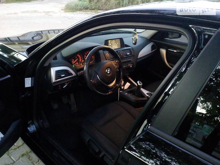 BMW 114 2013  випуску Чернівці з двигуном 1.6 л бензин хэтчбек механіка за 11800 долл. 