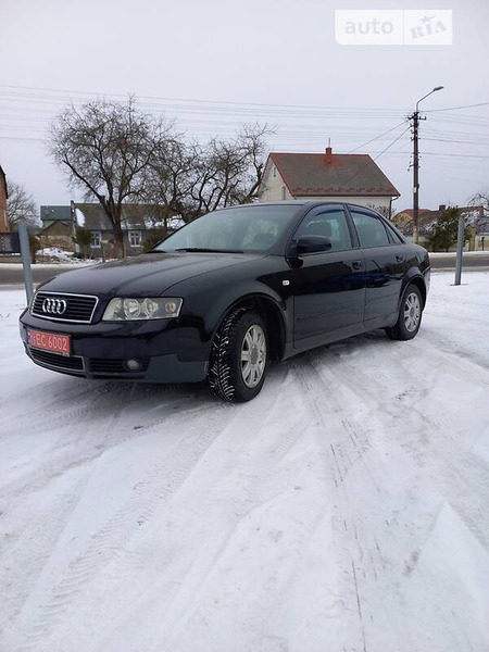 Audi A4 Limousine 2002  випуску Львів з двигуном 1.6 л бензин седан механіка за 4800 долл. 