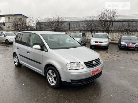 Volkswagen Touran 2003  випуску Луцьк з двигуном 1.6 л бензин мінівен механіка за 4650 долл. 