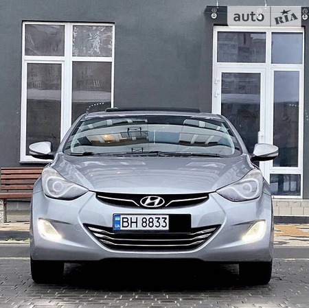 Hyundai Elantra 2012  випуску Одеса з двигуном 1.8 л бензин седан автомат за 9999 долл. 