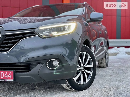 Renault Kadjar 2018  випуску Чернівці з двигуном 1.5 л дизель позашляховик  за 17400 долл. 