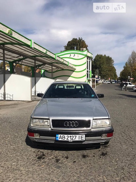 Audi V8 1989  випуску Хмельницький з двигуном 3.6 л  седан автомат за 3000 долл. 