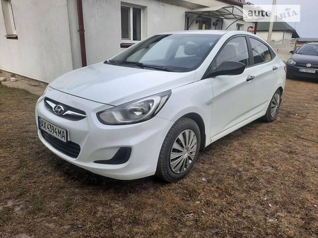 Hyundai Accent 2013  випуску Луцьк з двигуном 0 л  седан  за 6500 долл. 