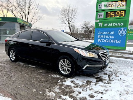 Hyundai Sonata 2016  випуску Вінниця з двигуном 2.4 л бензин седан автомат за 11500 долл. 