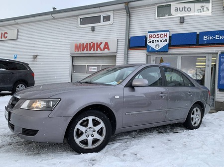 Hyundai Sonata 2006  випуску Рівне з двигуном 2 л дизель седан механіка за 5900 долл. 