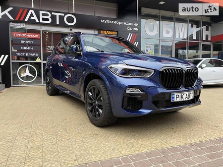 BMW X5 2018  випуску Львів з двигуном 3 л бензин позашляховик автомат за 69900 долл. 