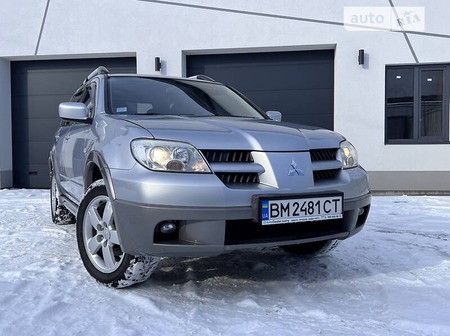 Mitsubishi Outlander 2004  випуску Суми з двигуном 2.4 л бензин позашляховик автомат за 6900 долл. 