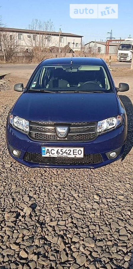 Dacia Logan 2013  випуску Луцьк з двигуном 1.2 л бензин седан механіка за 5400 долл. 