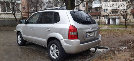 Hyundai Tucson 2009  випуску Луцьк з двигуном 2 л  позашляховик механіка за 9700 долл. 