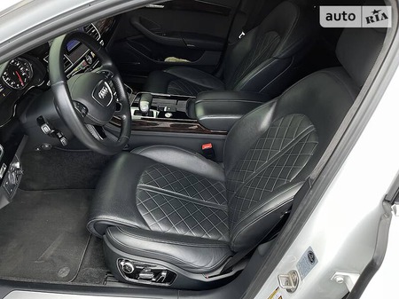 Audi A8 2016  випуску Харків з двигуном 4 л бензин седан автомат за 42000 долл. 