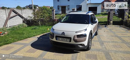 Citroen C4 2015  випуску Львів з двигуном 1.2 л бензин хэтчбек механіка за 10700 долл. 