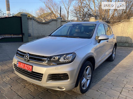 Volkswagen Touareg 2010  випуску Чернівці з двигуном 3 л дизель позашляховик автомат за 18400 долл. 