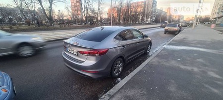 Hyundai Elantra 2018  випуску Вінниця з двигуном 0 л бензин седан автомат за 12600 долл. 