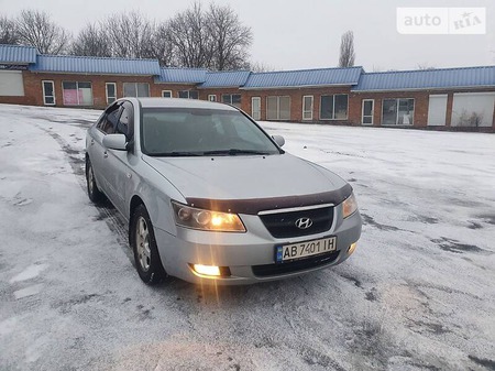 Hyundai Sonata 2007  випуску Вінниця з двигуном 2.4 л бензин седан механіка за 6500 долл. 