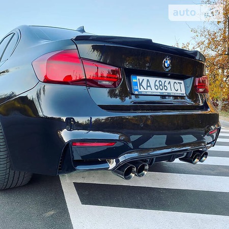 BMW 330 2017  випуску Київ з двигуном 2 л бензин седан автомат за 23000 долл. 