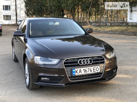 Audi A4 Limousine 2013  випуску Львів з двигуном 1.8 л бензин седан автомат за 9500 долл. 