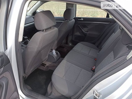 Volkswagen Jetta 2006  випуску Хмельницький з двигуном 1.6 л  седан механіка за 5600 долл. 