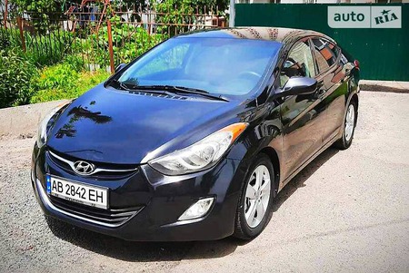 Hyundai Elantra 2013  випуску Вінниця з двигуном 1.8 л бензин седан автомат за 9700 долл. 