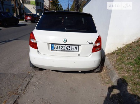 Skoda Fabia 2010  випуску Ужгород з двигуном 1.2 л дизель хэтчбек механіка за 5999 долл. 