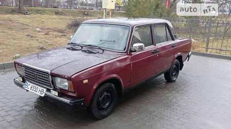 Lada 2107 2005  випуску Львів з двигуном 1.5 л бензин седан механіка за 700 долл. 