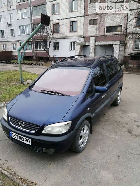 Opel Zafira Tourer 2000  випуску Дніпро з двигуном 2.2 л  мінівен механіка за 4300 долл. 