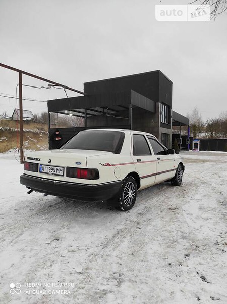 Ford Sierra 1988  випуску Київ з двигуном 1.6 л  седан механіка за 1700 долл. 