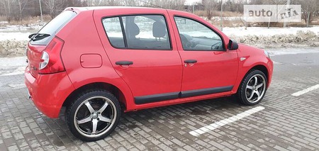Dacia Sandero 2009  випуску Суми з двигуном 1.4 л бензин хэтчбек механіка за 4400 долл. 