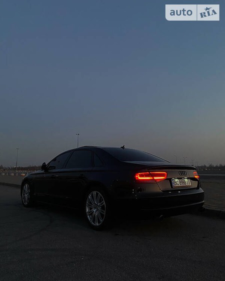 Audi A8 2013  випуску Львів з двигуном 3 л бензин седан автомат за 24000 долл. 