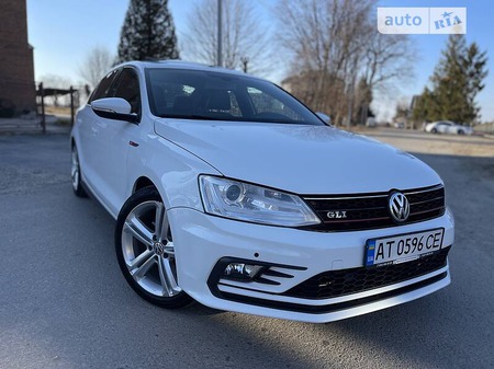 Volkswagen Jetta 2016  випуску Івано-Франківськ з двигуном 2 л бензин седан механіка за 9200 долл. 