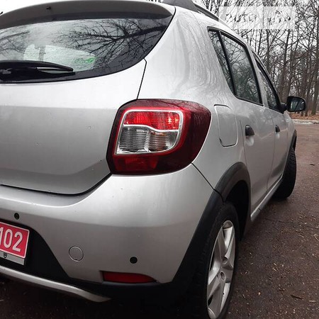 Dacia Sandero Stepway 2013  випуску Черкаси з двигуном 1.5 л дизель хэтчбек механіка за 8700 долл. 