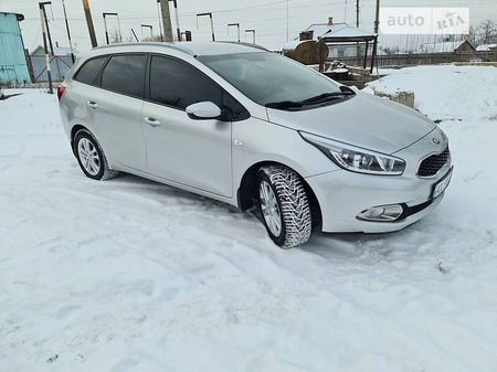 KIA Ceed 2013  випуску Ужгород з двигуном 1.6 л бензин універсал механіка за 9300 долл. 