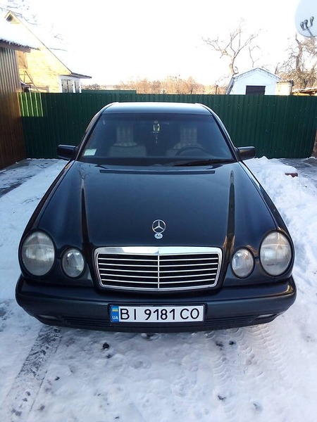 Mercedes-Benz E 230 1996  випуску Полтава з двигуном 0 л  седан механіка за 4300 долл. 