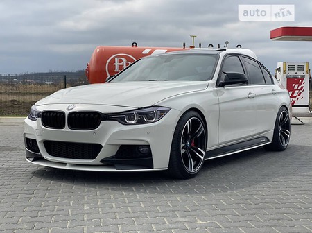 BMW 340 2015  випуску Чернівці з двигуном 3 л бензин седан автомат за 33000 долл. 