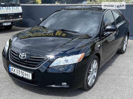 Toyota Camry 2006  випуску Полтава з двигуном 3.5 л  седан автомат за 10900 долл. 