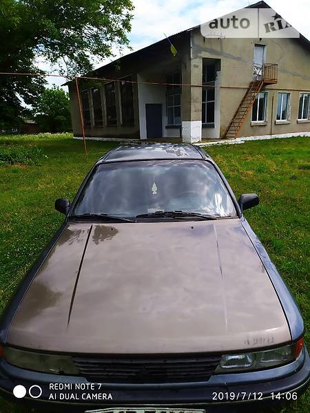 Mitsubishi Galant 1991  випуску Івано-Франківськ з двигуном 1.8 л  седан механіка за 1300 долл. 