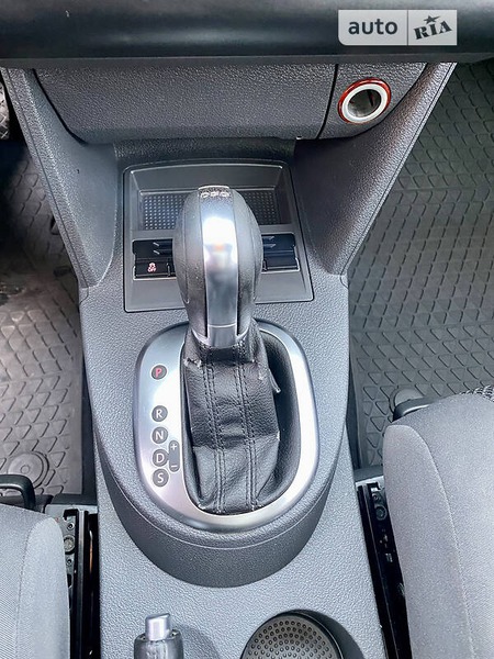 Volkswagen Touran 2014  випуску Тернопіль з двигуном 1.6 л дизель мінівен автомат за 9985 долл. 