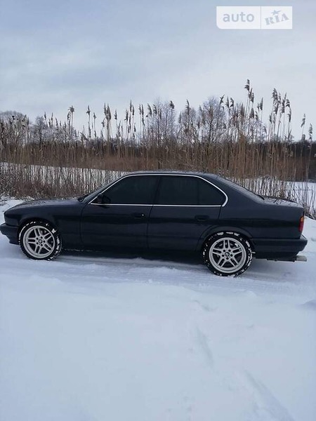 BMW 520 1991  випуску Чернігів з двигуном 2 л бензин седан механіка за 5800 долл. 