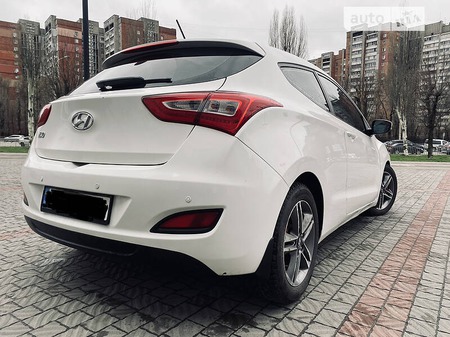 Hyundai i30 2014  випуску Дніпро з двигуном 1.6 л бензин купе автомат за 8800 долл. 