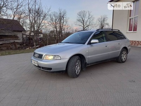 Audi A4 Limousine 1999  випуску Львів з двигуном 0 л дизель універсал механіка за 3100 долл. 