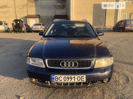 Audi A4 Limousine 2000  випуску Львів з двигуном 2.5 л дизель універсал механіка за 3100 долл. 