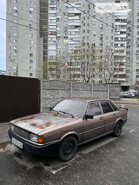 Audi 80 1980  випуску Київ з двигуном 1.6 л бензин седан механіка за 800 долл. 