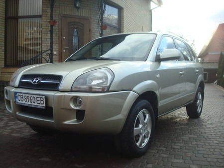 Hyundai Tucson 2008  випуску Івано-Франківськ з двигуном 2 л бензин позашляховик механіка за 8500 долл. 