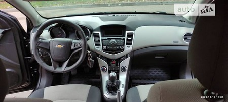 Chevrolet Cruze 2015  випуску Київ з двигуном 1.8 л  седан механіка за 7800 долл. 